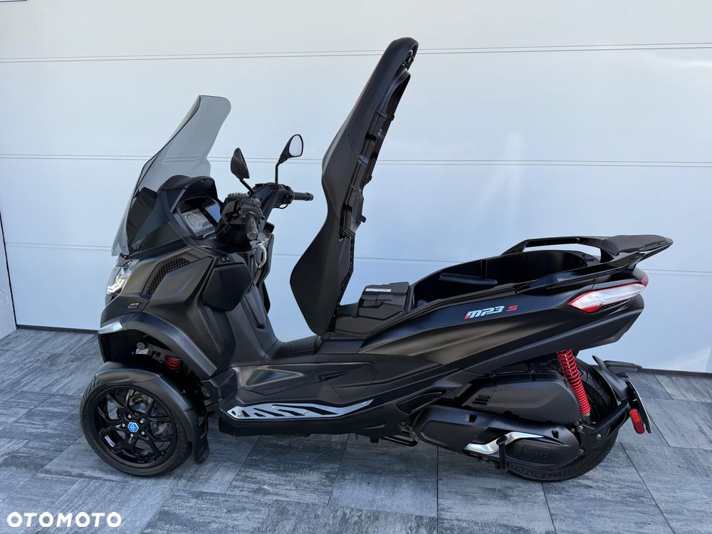 Piaggio MP-3 - 14