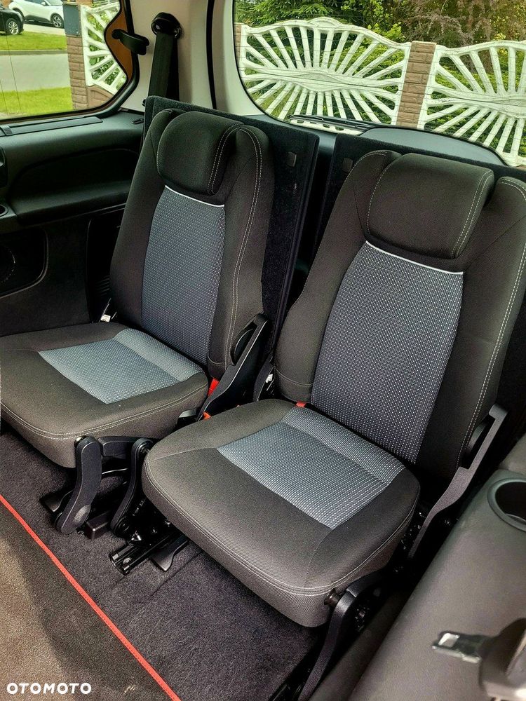 Ford Galaxy 2.0 TDCi Titanium - 27