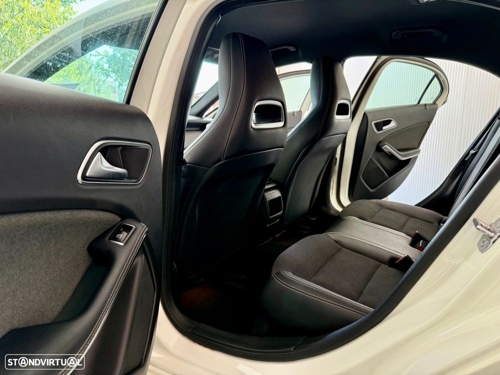 Mercedes-Benz A 180 d AMG Line - 22