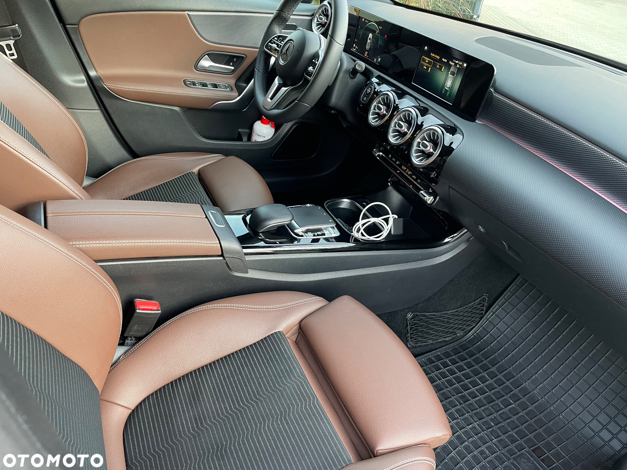 Mercedes-Benz Klasa A 180 Edycja specjalna 7G-DCT - 8