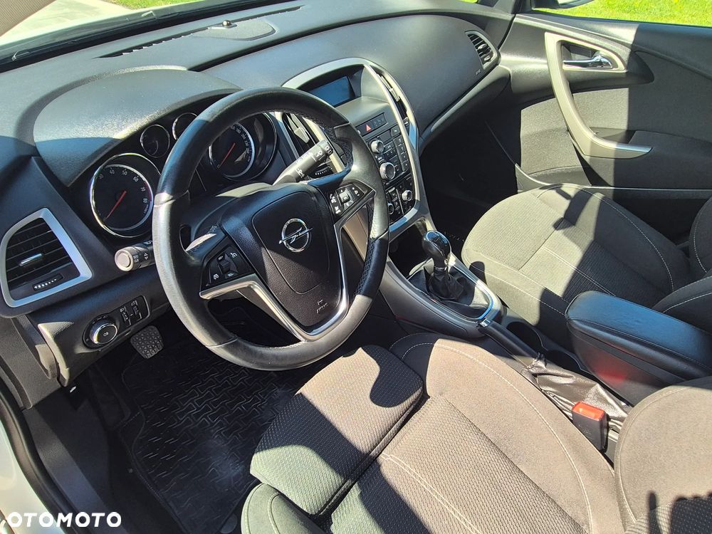 Opel Astra 1.4 T Cosmo S&S - 19