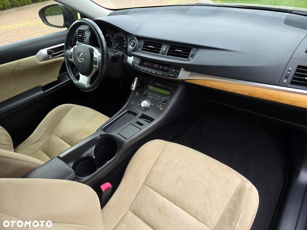 Lexus CT 200h Prestige - 14