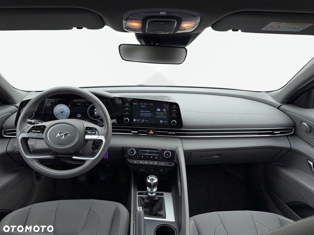 Hyundai Elantra - 14