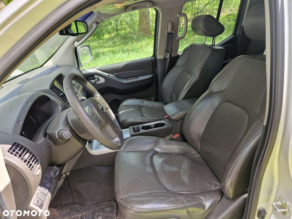 Nissan Navara 3.0 D V6 Platinum Long EU5 - 7