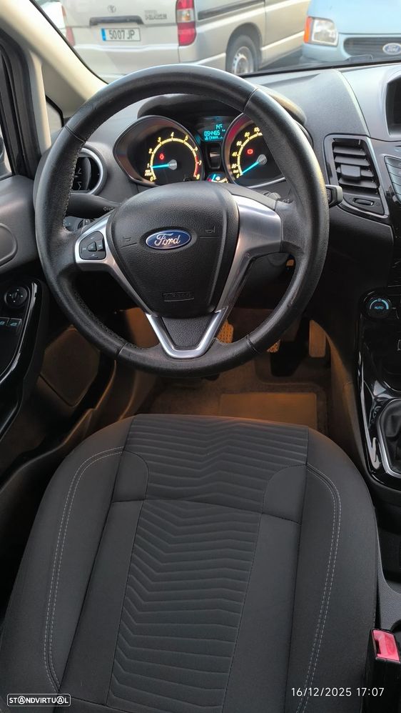 Ford Fiesta 1.0 Ti-VCT Titanium - 37