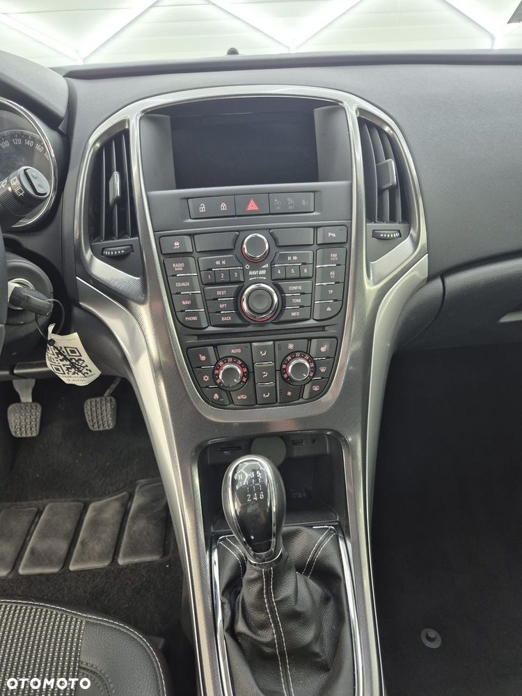 Opel Astra 1.4 Turbo Innovation - 11