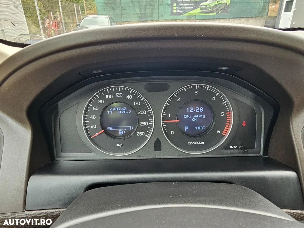 Volvo XC 60 D3 AWD Aut. Momentum - 15