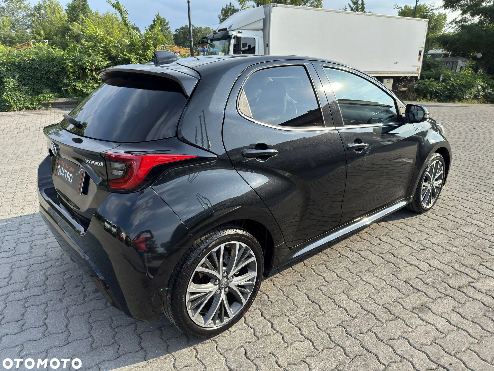 Toyota Yaris Hybrid 116 1.5 VVT-i Black&White - 4