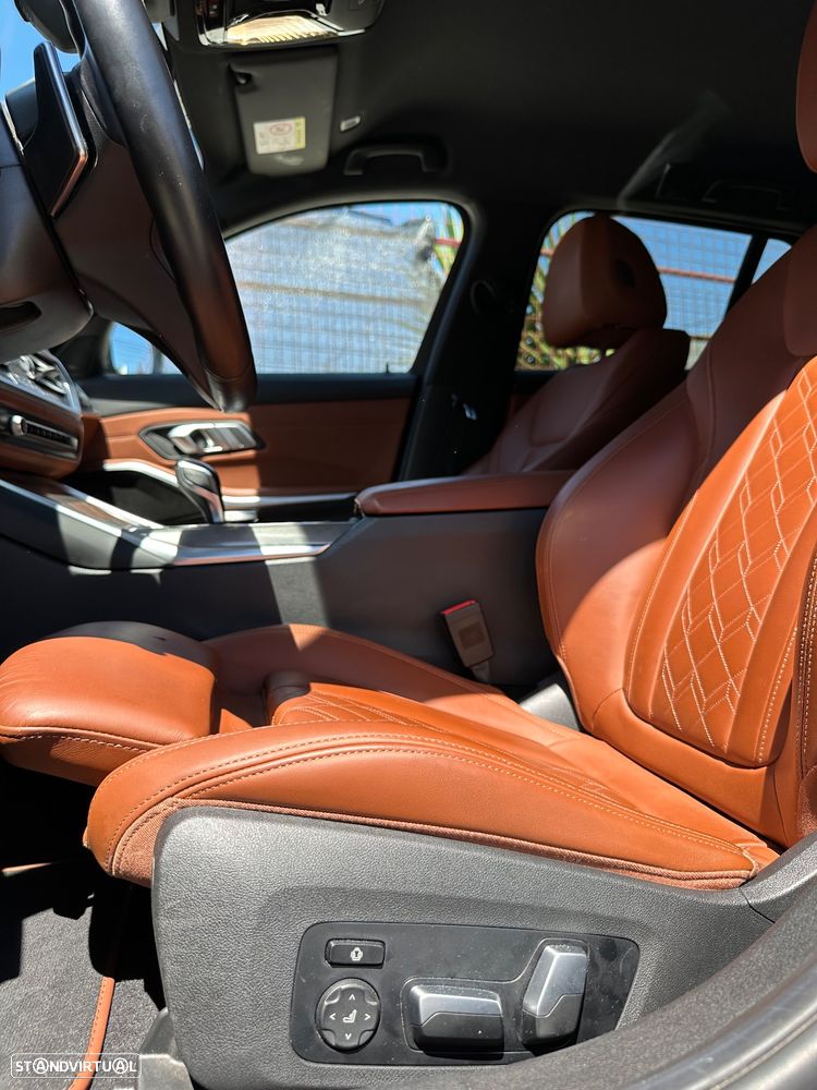 BMW 330 e Touring Line Sport Auto - 28