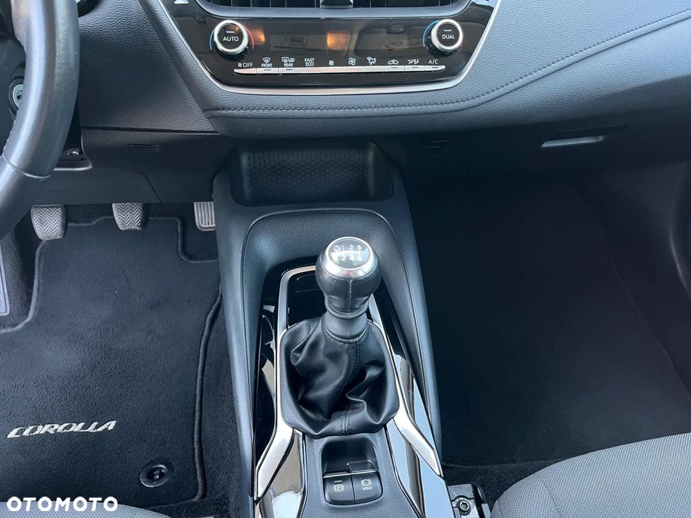 Toyota Corolla 1.5 Comfort - 23
