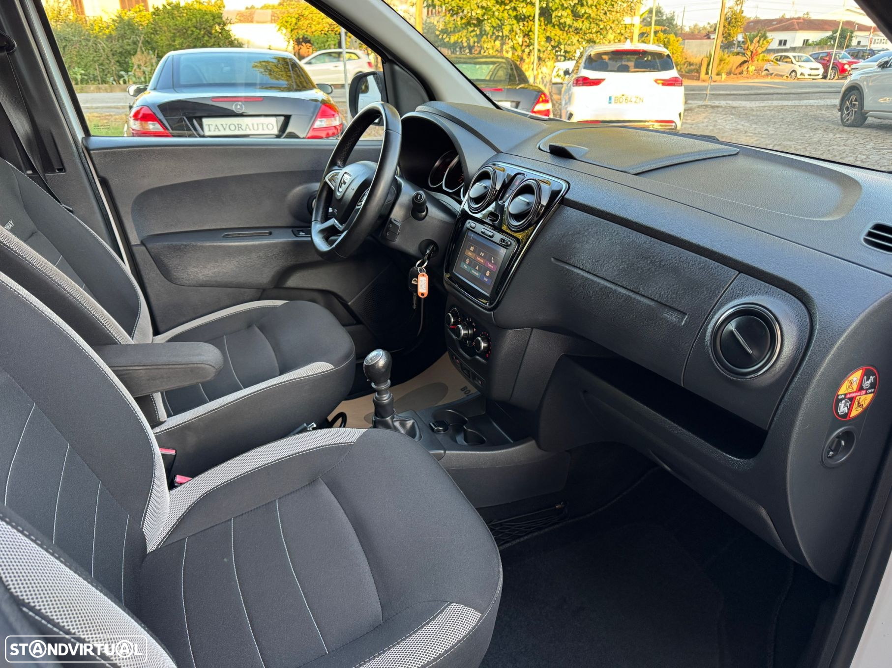 Dacia Lodgy 1.5 Blue dCi Stepway 7L - 16