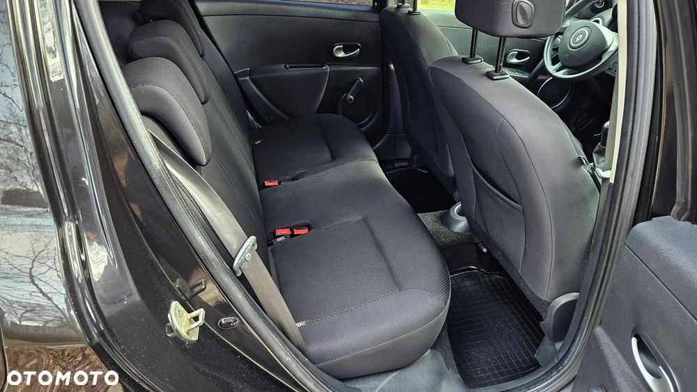 Renault Clio 1.2 16V 75 Dynamique - 13