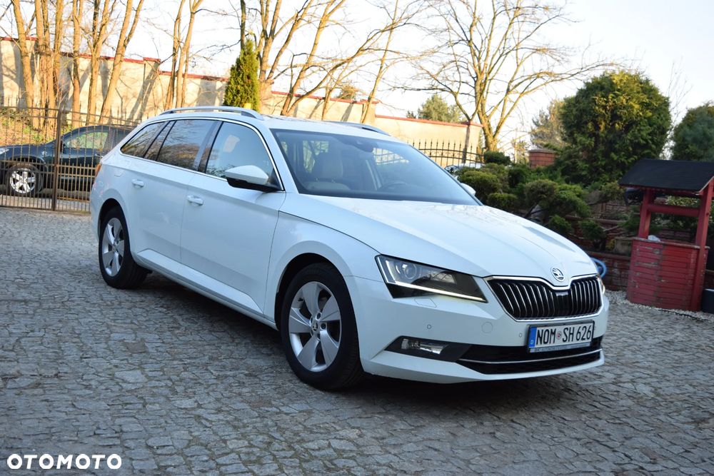 Skoda Superb 2.0 TDI DSG Ambition - 9