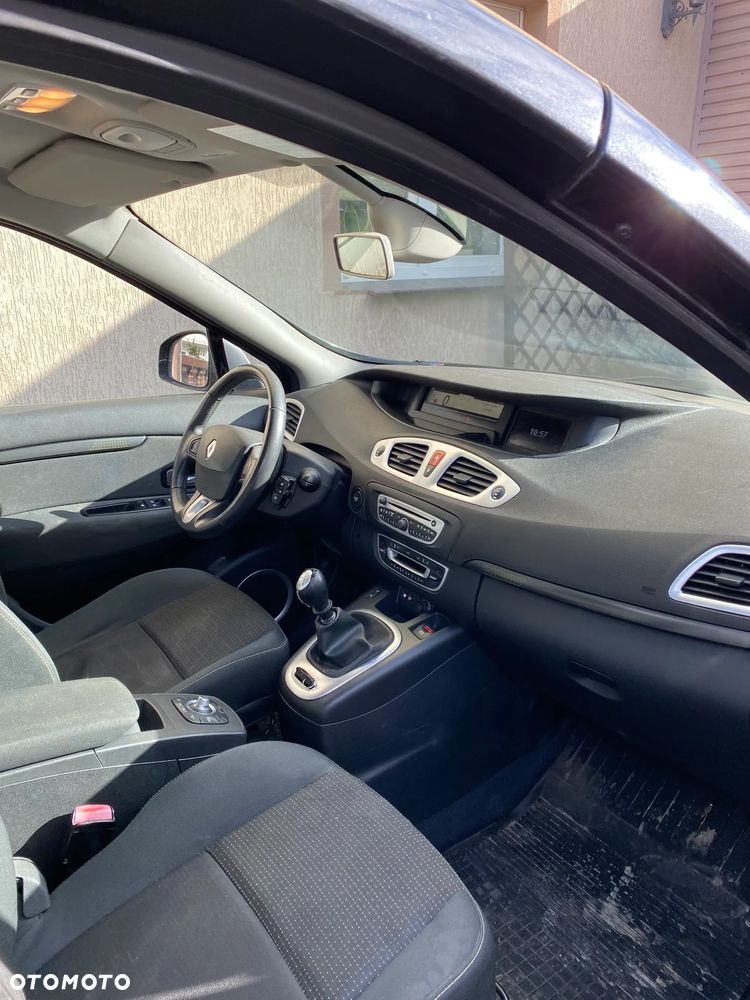 Renault Scenic - 1