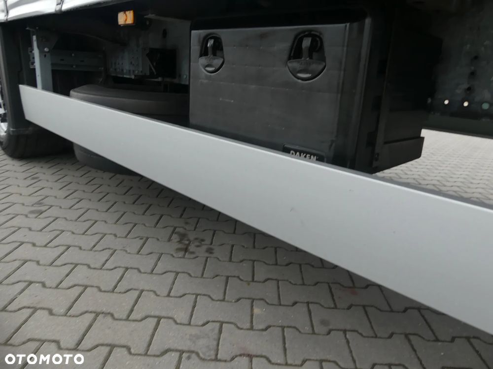 Schmitz Cargobull MEGA / FIRANKA / OŚ PODNOSZONA / OGUMIENIE 80% / - 15