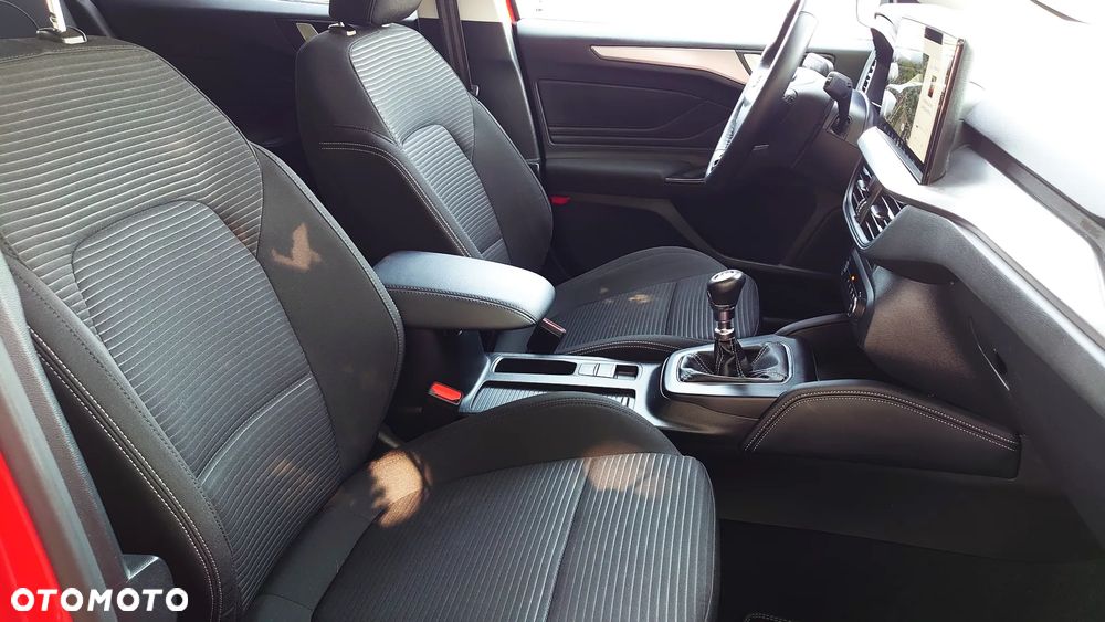 Ford Focus SW 1.0 EcoBoost Titanium X - 13