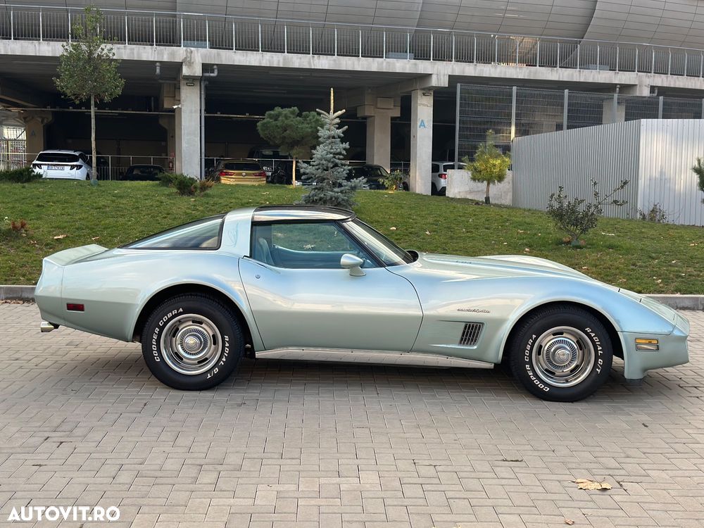 Chevrolet Corvette - 4