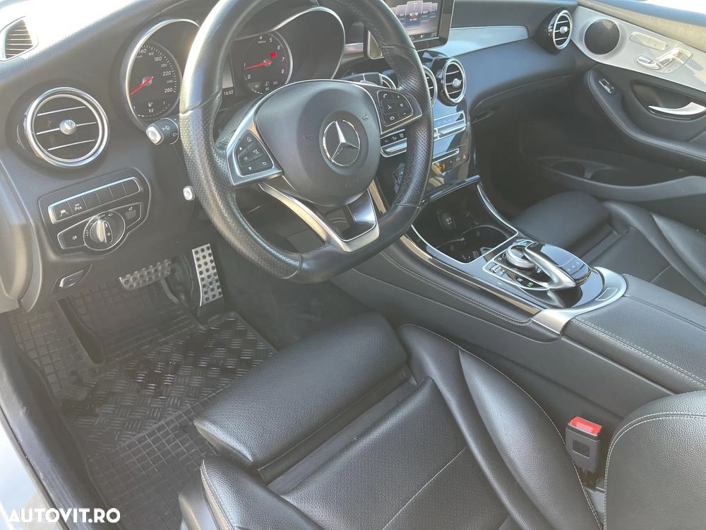 Mercedes-Benz GLC 250 4MATIC 9G-TRONIC AMG Line - 9
