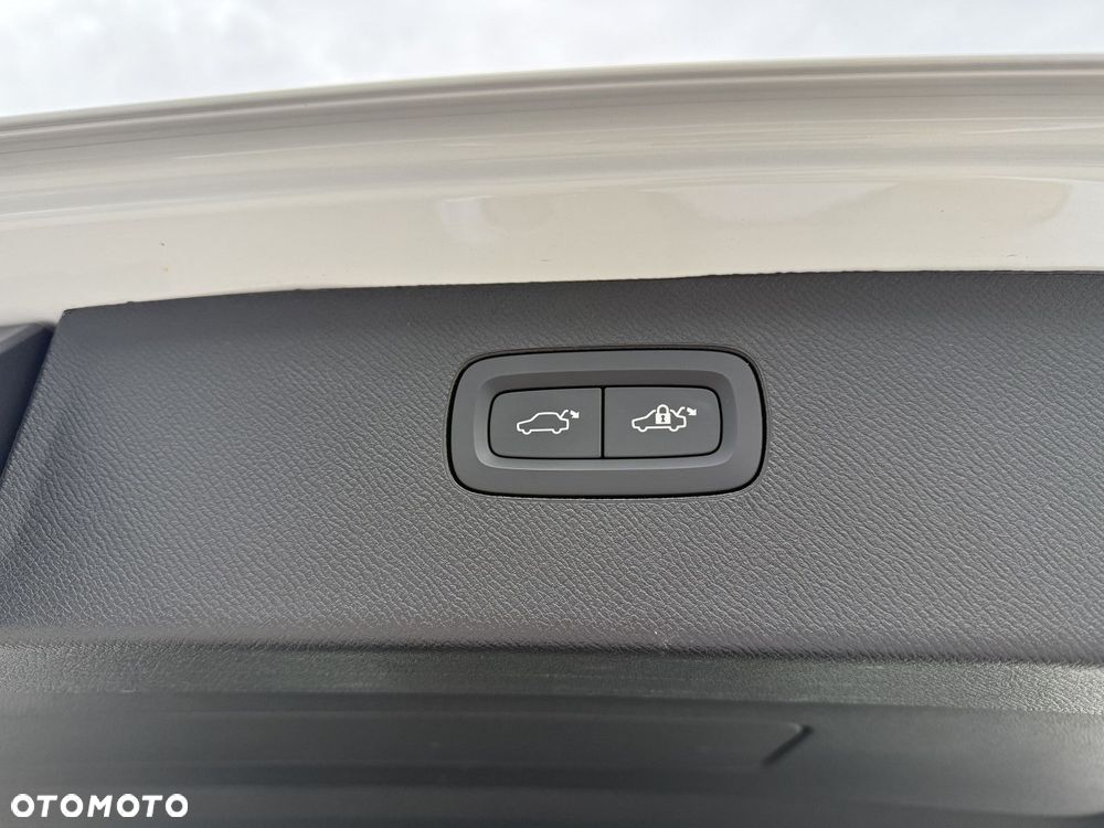 Volvo XC 90 - 16