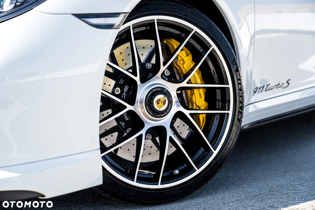 Porsche 911 Turbo S - 5