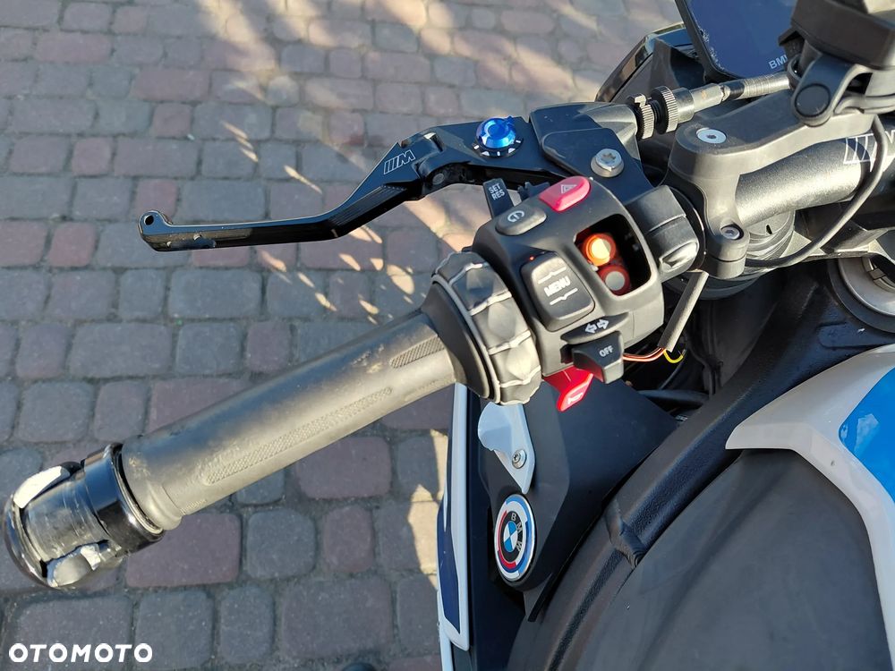 BMW S - 23