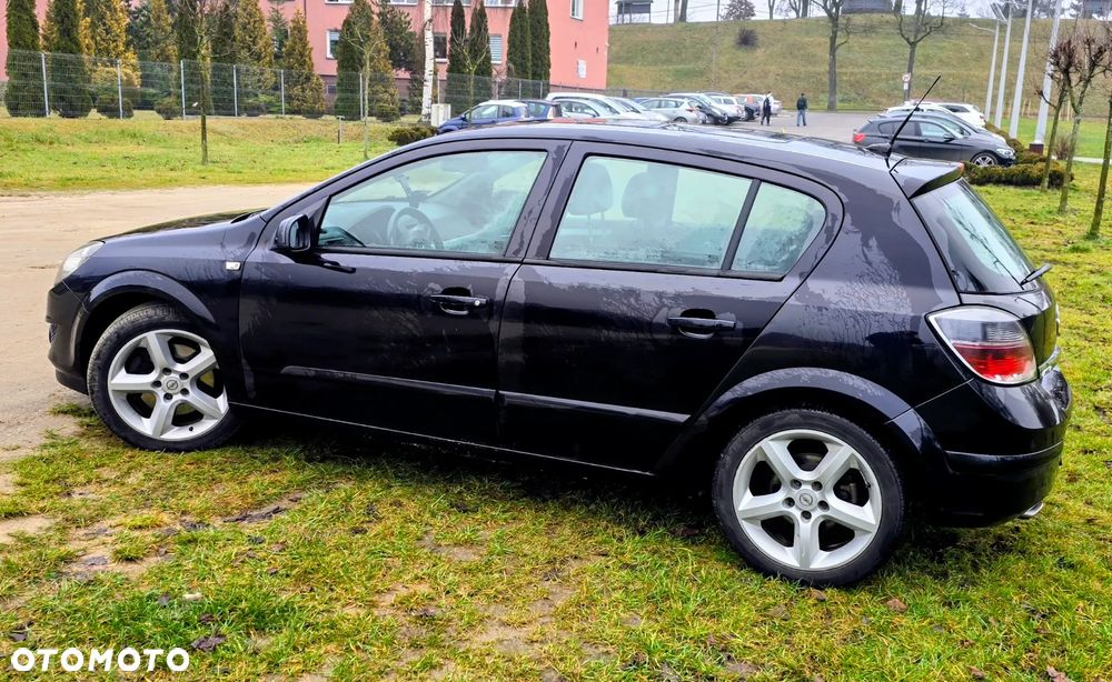 Opel Astra 1.9 CDTI Cosmo - 4