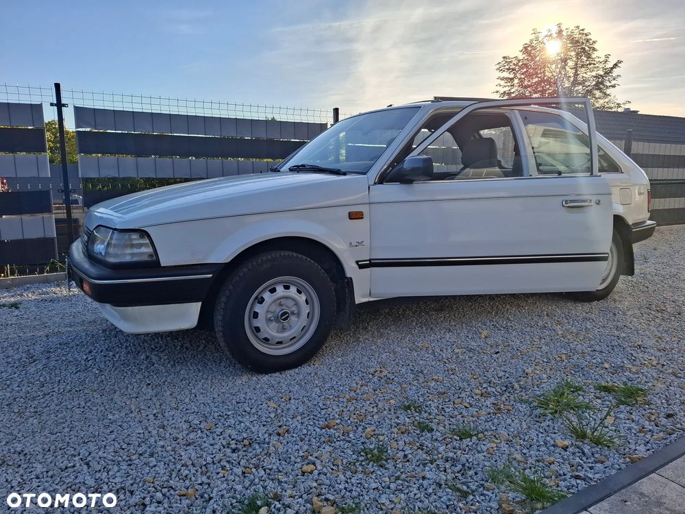 Mazda 323 - 4