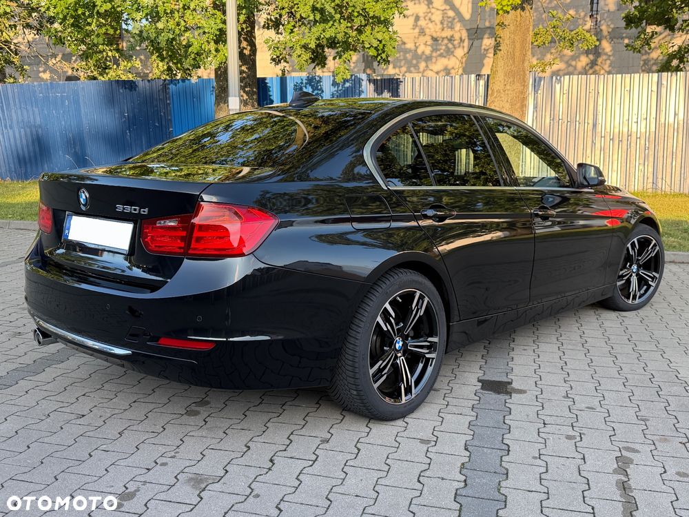 BMW Seria 3 330d Sport-Aut Luxury Line - 13