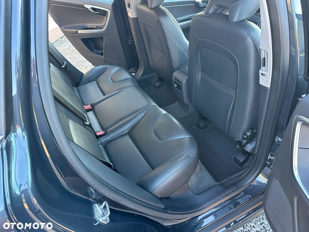 Volvo XC 60 D4 Geartronic Momentum - 9