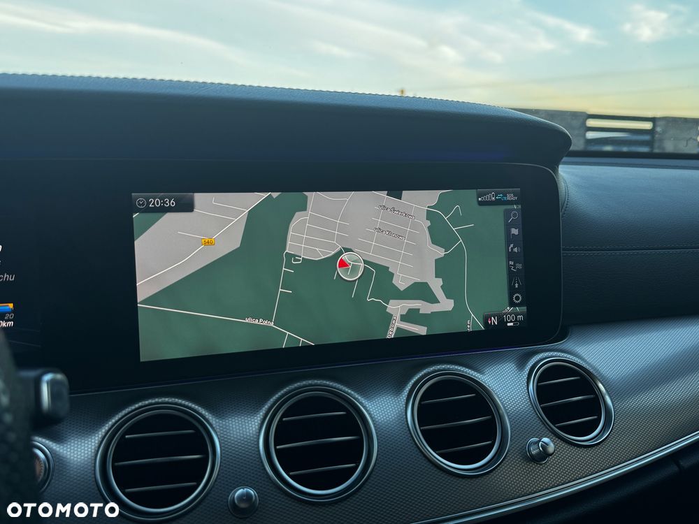 Mercedes-Benz Klasa E 220 d 4-Matic 9G-TRONIC - 29