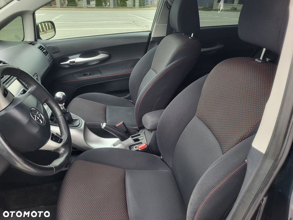 Toyota Auris 2.0 D-4D Prestige - 10