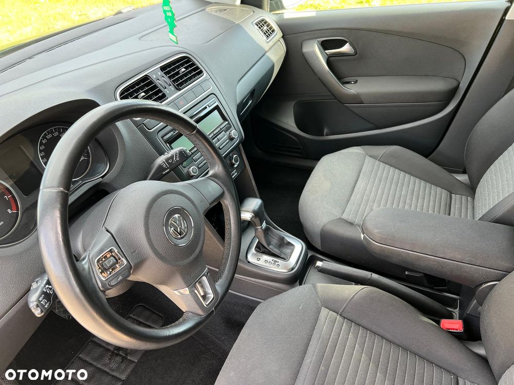 Volkswagen Polo 1.4 16V Comfortline DSG - 8