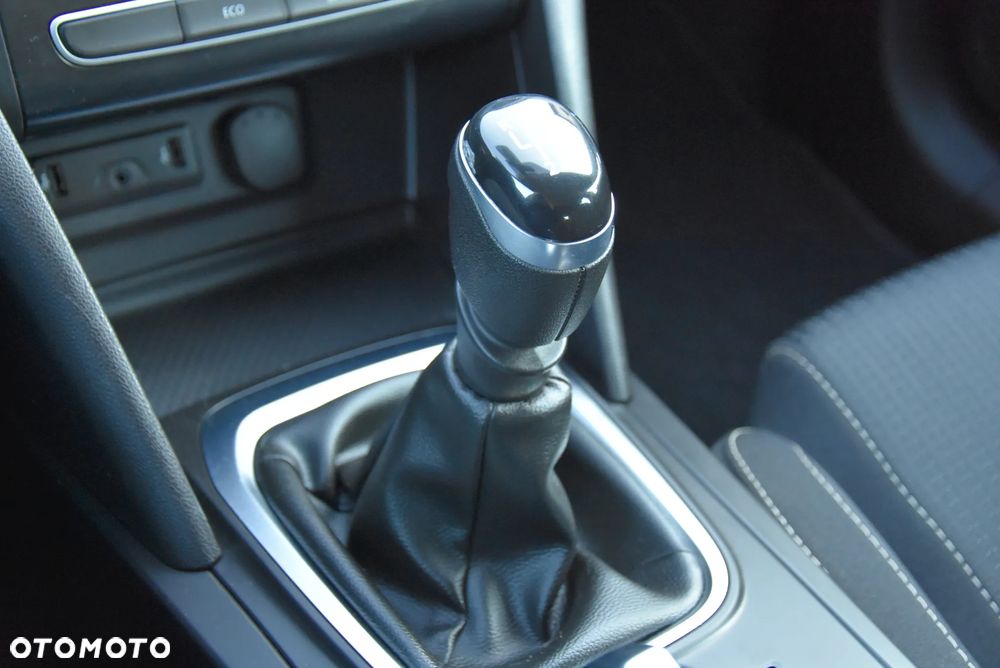 Renault Megane ENERGY TCe 100 EXPERIENCE - 34