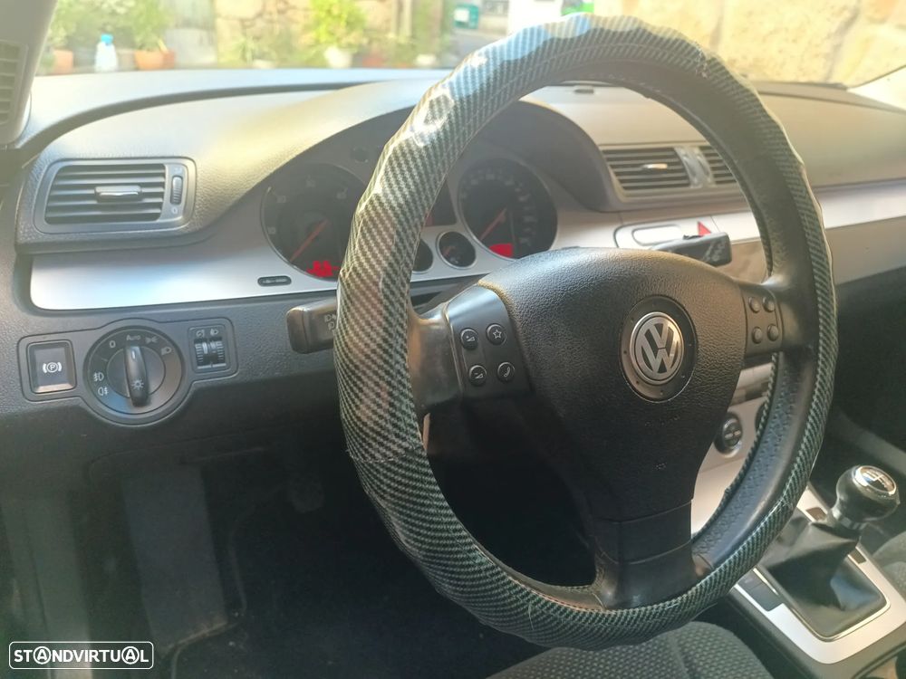 VW Passat Variant 2.0 TDI 4M Confortline - 8
