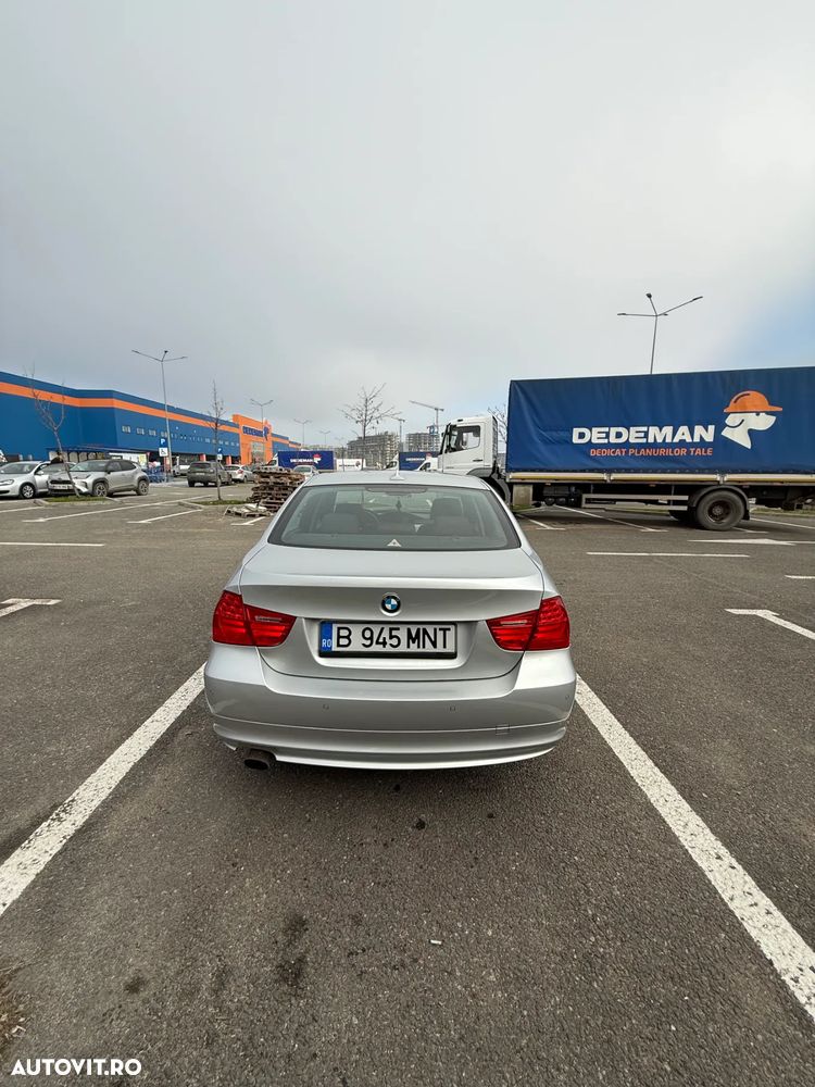 BMW Seria 3 318i Aut. - 15