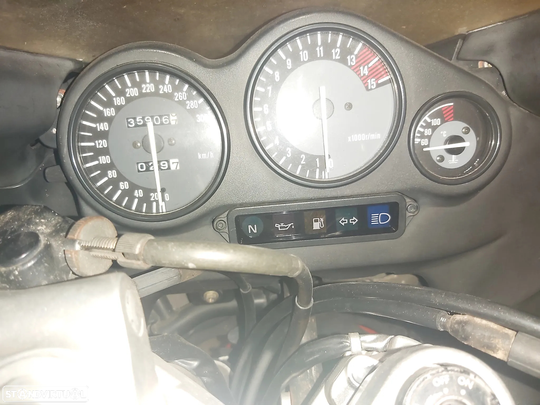 Yamaha YZF - 6