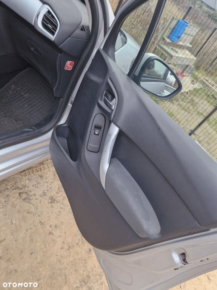 Citroën C3 e-HDi 70 EGS Selection - 14