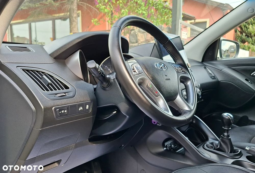 Hyundai ix35 1.6 2WD Fifa World Cup Edition - 30