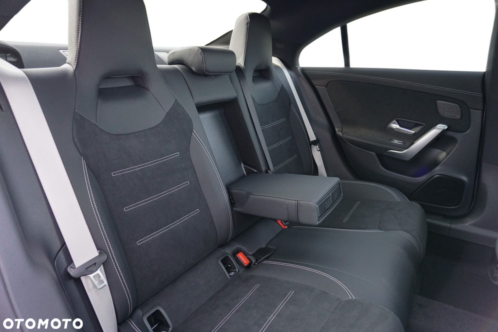 Mercedes-Benz CLA 200 AMG Line 7G-DCT - 9