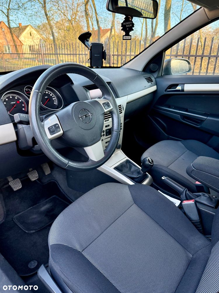 Opel Astra 1.6 Enjoy - 10