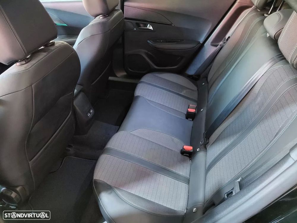 Peugeot 2008 1.2 PureTech Allure Pack — fotografia 19