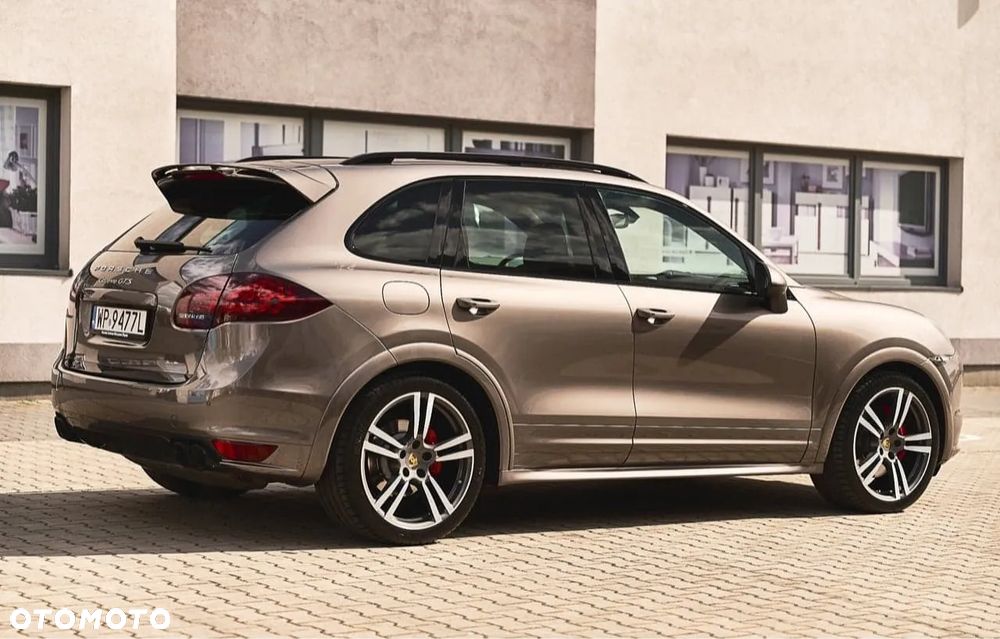 Porsche Cayenne - 8