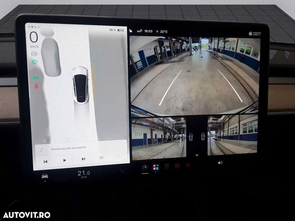 Tesla Model Y - 9