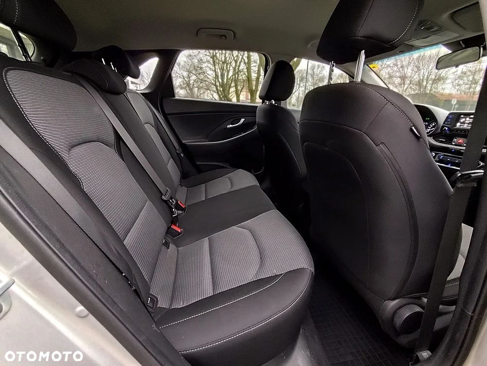 Hyundai i30 1.4 Classic + - 9