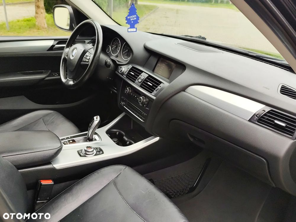 BMW X3 28i xDrive - 18