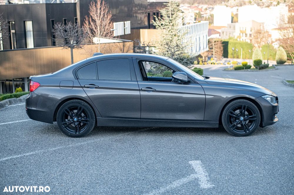 BMW Seria 3 320d Aut. - 18