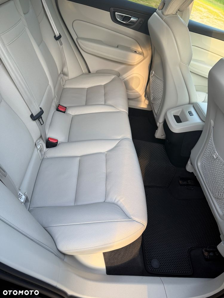 Volvo XC 60 B5 B AWD Core - 4