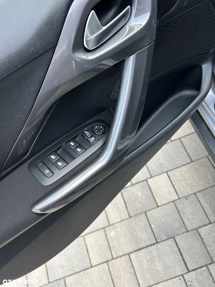 Peugeot 2008 - 18