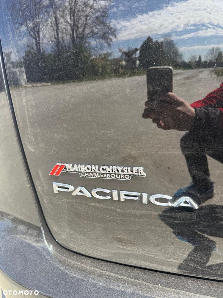 Chrysler Pacifica - 26