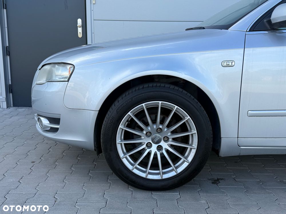 Audi A4 Limousine - 11